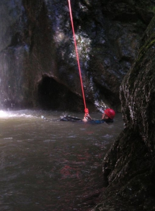  夏蒙尼山谷溪降 
